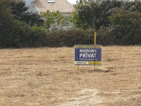 Terrain 323 m²