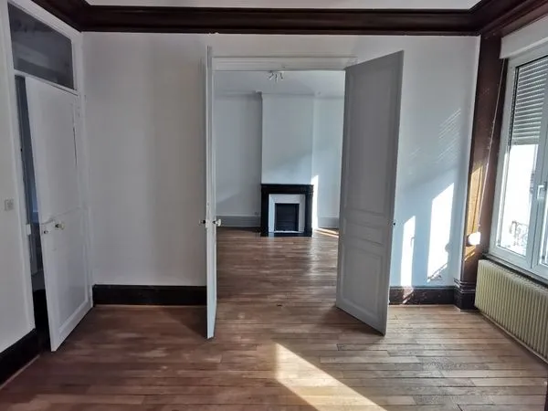 F3 procge parc Charles 3, libre au 1er novembre au 2eme etage du 89 rue charles III 54000 Nancy