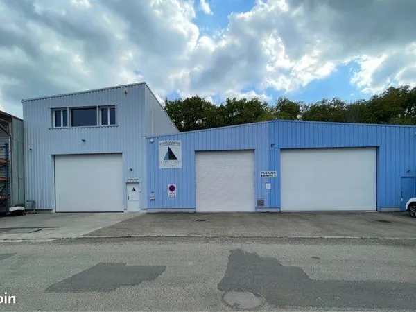 À louer - Entrepôt 480 m² avec bureaux et chambre froide - Thurins