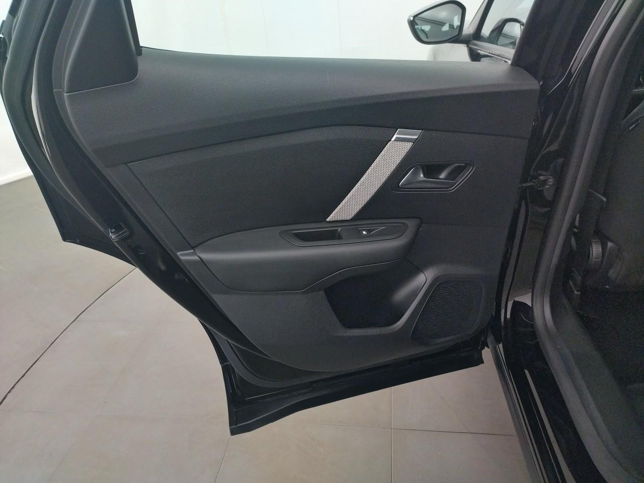 Citroën C4 hybride 136 e-dcs6 plus — photo 23