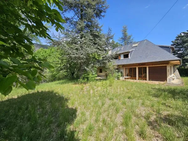 Maison 6 pièces 210 m²