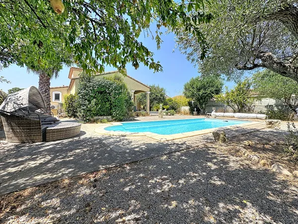 Belle maison familiale 6 pièce(s) 138.23 m2 avec piscine sur 805 m² ? Secteur calme et recherché