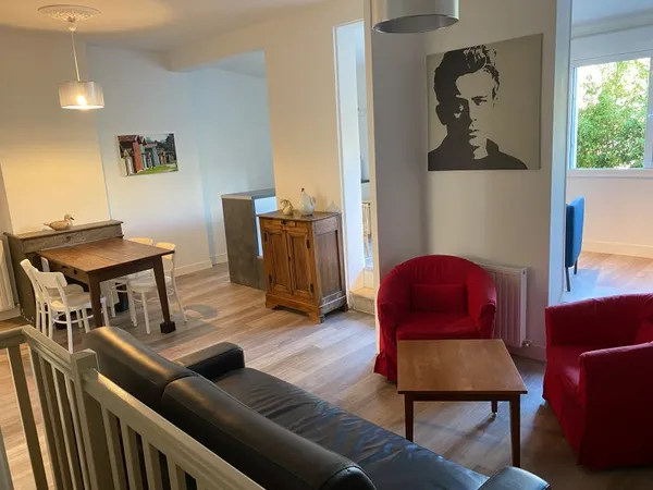 Loue 1 chambre sur 3 dans une colocation à Bordeaux (33) - 110m²