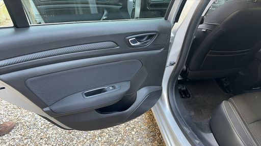 Renault Megane Estate 1.5 Blue dCi 115 - Business – 2018 – 160144 km – Diesel – Boîte Manuelle — photo 11
