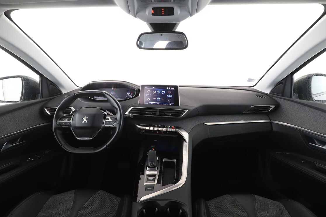 Peugeot 3008 1.2 PureTech Allure EAT6 — photo 11