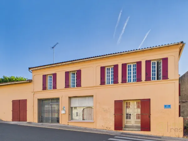 Maison 8 pièces 232 m²