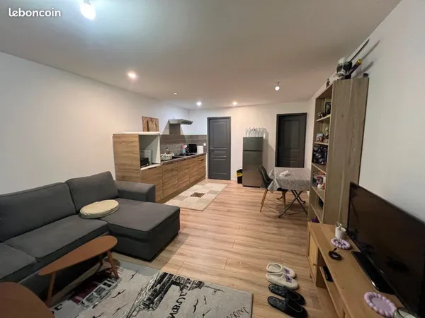 Studio à louer plein pied