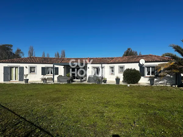Ouest CARCASSONNE - Villa de standing 200 m² 6 chambres sur terrain 2.000 m²