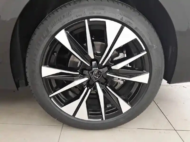 Peugeot 308 sw hybrid 145 e-dcs6 — photo 36