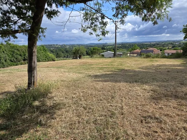 Terrain 1200 m²