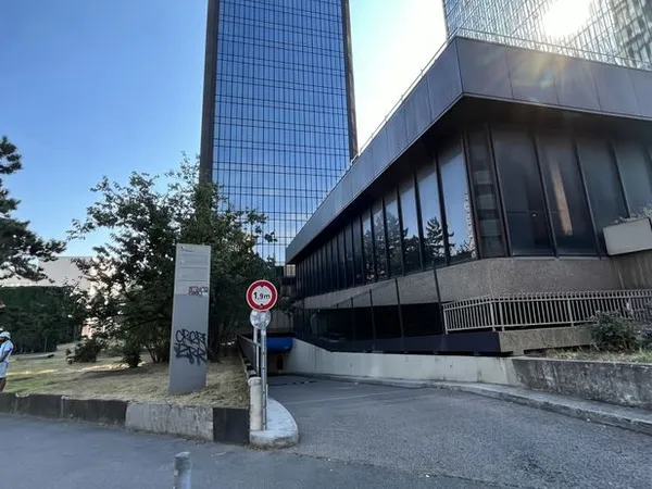 Place de parking 13 m² au 1er sous-sol, Bagnolet, métro Gallieni - vente directe