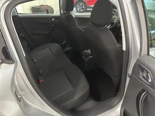 Peugeot 208 1.2 puretech 110ch allure s&amp;s eat6 5cv 5p — photo 11