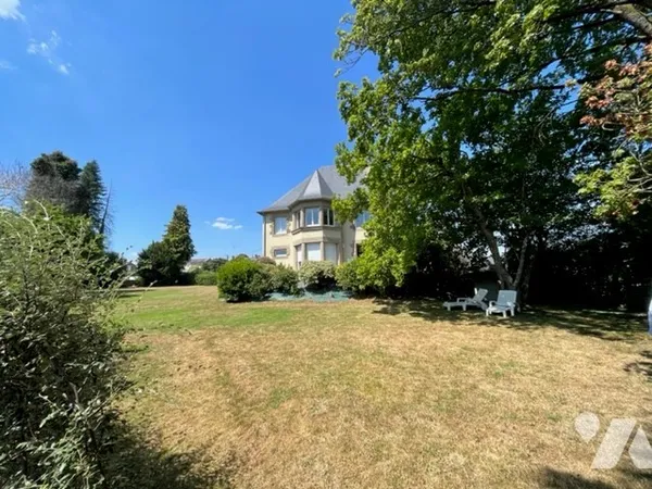 Maison 8 pièces 267 m²