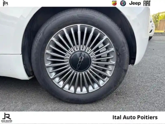 Fiat 500 fiat  icône berline 23,8 kwh — photo 11