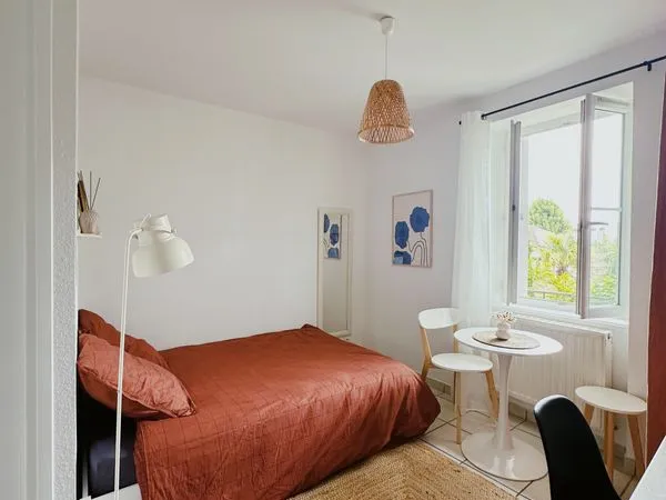 Studio meublé toutes charges comprises - centre ville de Roanne