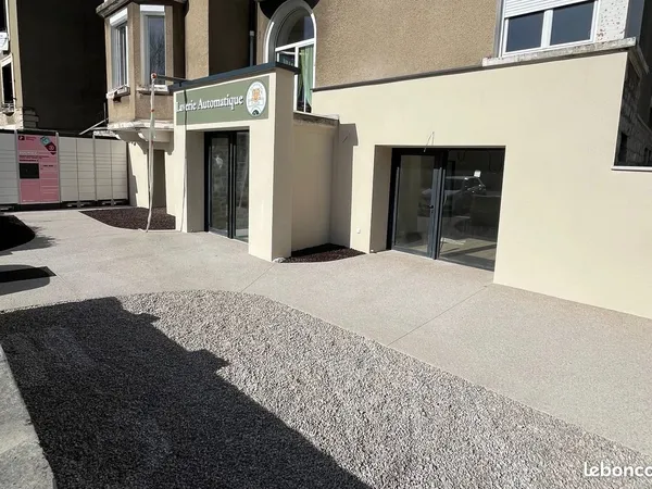 Local Commercial 38 m² - Rénovation à neuf