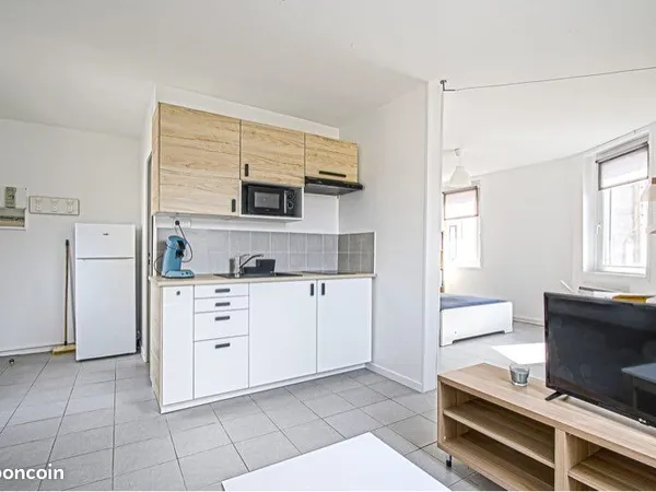 Studio meublé tout équipé