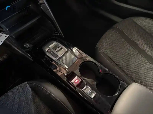 Peugeot 208 hybrid 110 e-dcs6 — photo 32