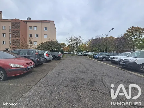 Parking/box 12 m² Maurepas
