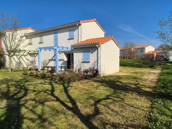 Maison meublée a l' année