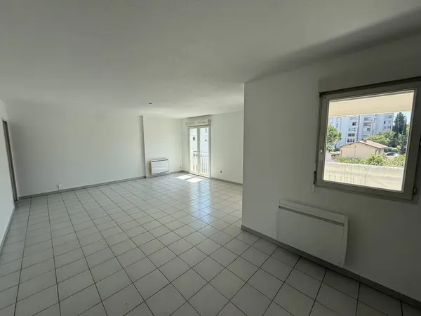 APPARTEMENT T4 MONTCALM