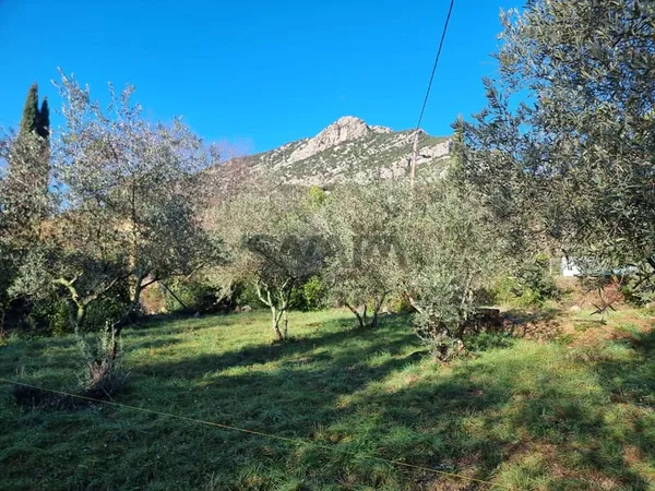 À VENDRE - Terrain constructible de 550m2 - Secteur Saint-Hi
