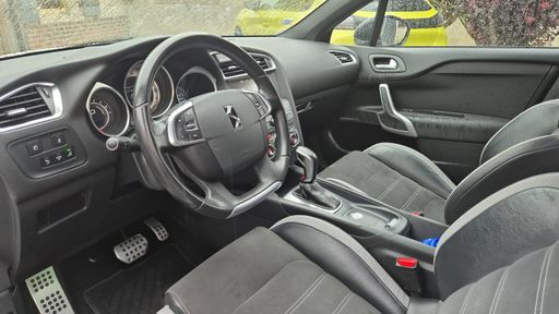 DS DS4 2.0 BLueHDI 180 EAT8 - Sport Chic – 2017 – 156960 km – Diesel – Boîte Automatique — photo 17