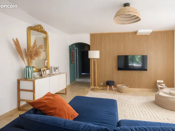 Grande villa rénovée