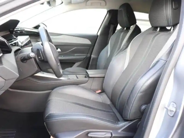 Peugeot 308 phev 180ch allure pack e-eat8 — photo 11