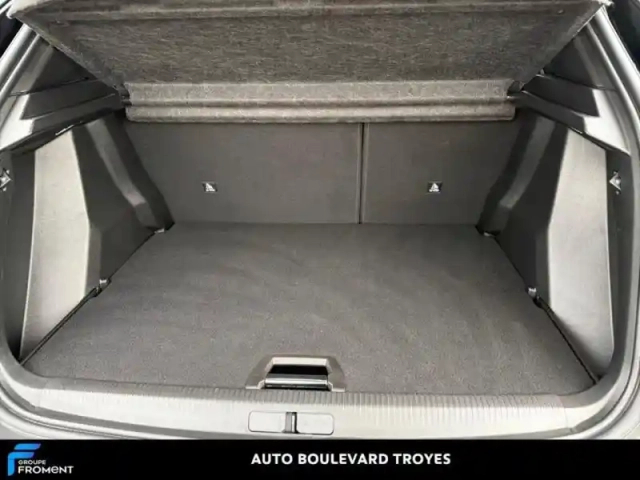 Peugeot 2008 1.2 puretech 130ch s&amp;s gt — photo 6