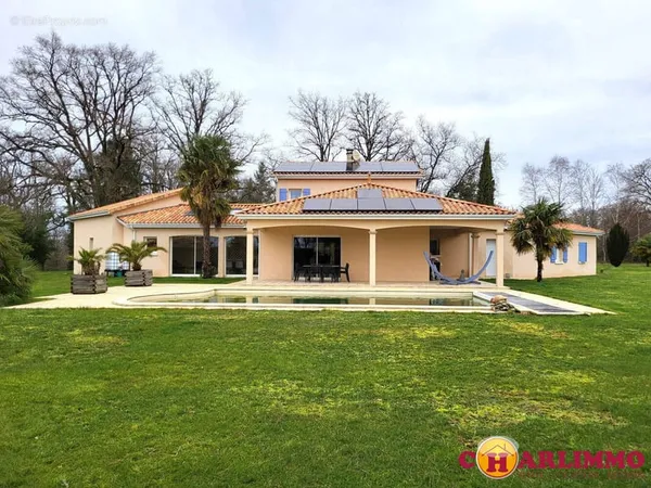 Maison 5 pièces 208 m²