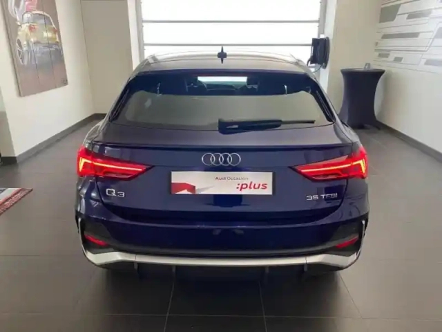 Audi Q3 sportback 35 tfsi 150ch s line s tronic 7 — photo 6