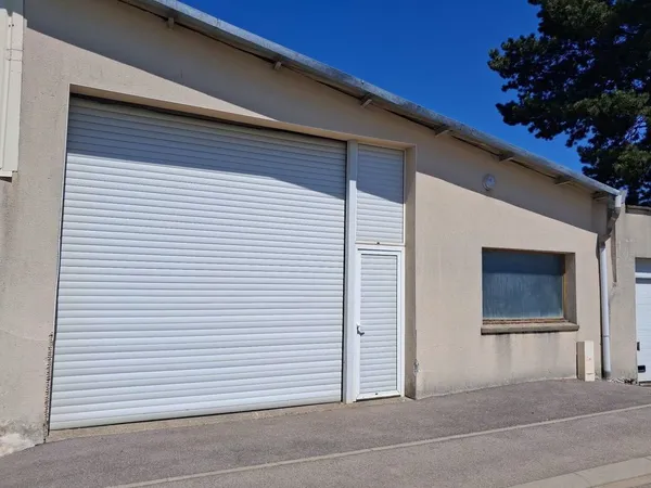 Local/ Hangar