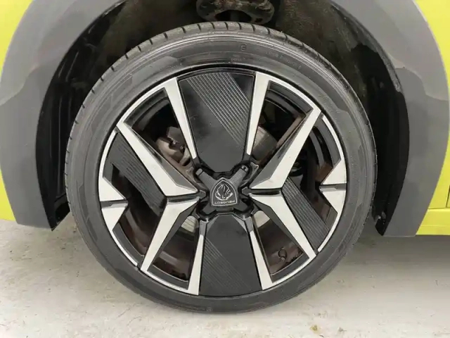 Peugeot 208 puretech 100 s&amp;s bvm6 — photo 17
