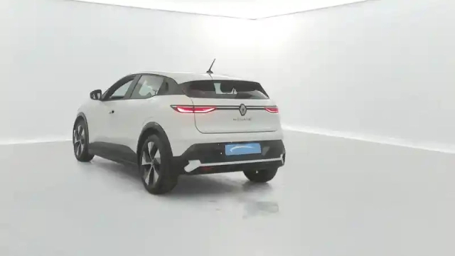 Renault Megane e-tech ev40 130ch standard charge — photo 12
