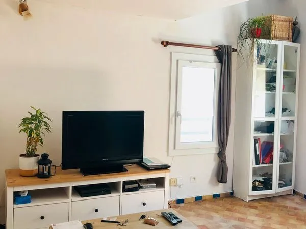 Maison de village meublée T2bis 63m² à 5mn d'Aix-en-Provence (garage + parking privé)