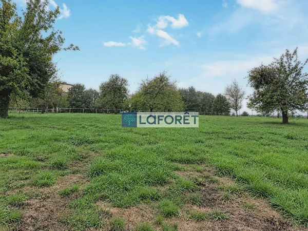 Terrain 1873 m²