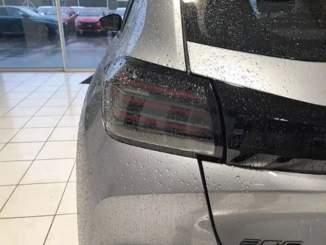 Peugeot 208 hybrid 110 e-dcs6 — photo 17