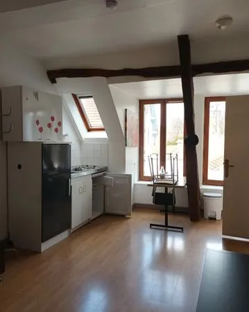 Studio meuble a louer