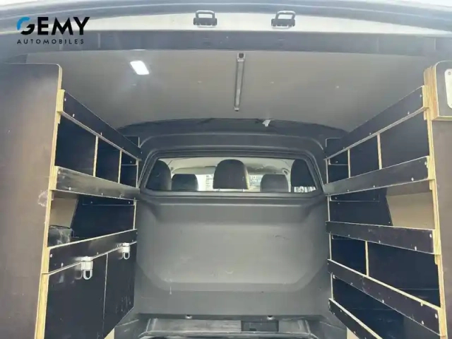Volkswagen Transporter 6.1 van l1h1 2.0 tdi 204 dsg7 — photo 12