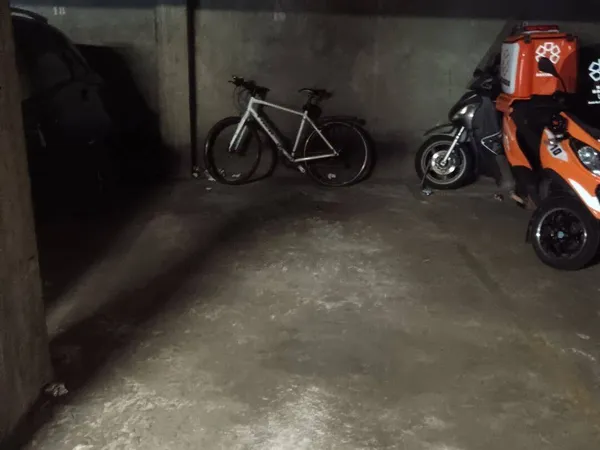 Parking 14 m²