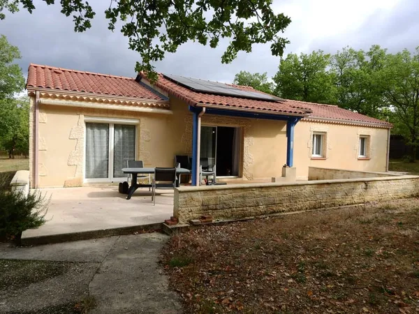 Maison 118m2 plein-pied 3 ch sur terrain 8000m2 à Lalbenque