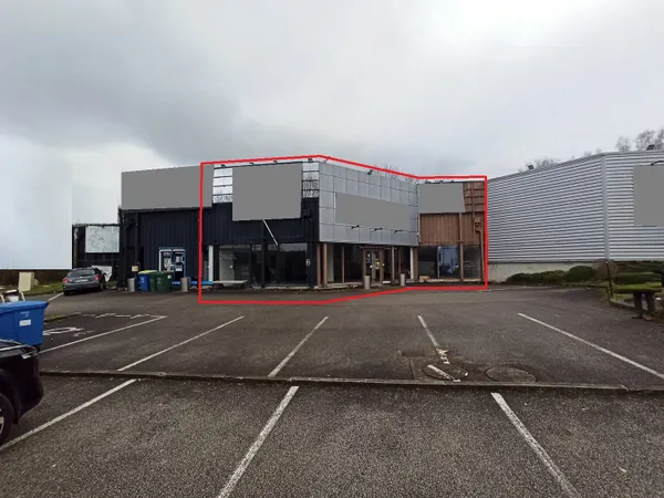 Local commercial de 325 m² au sud de LIMOGES à louer !