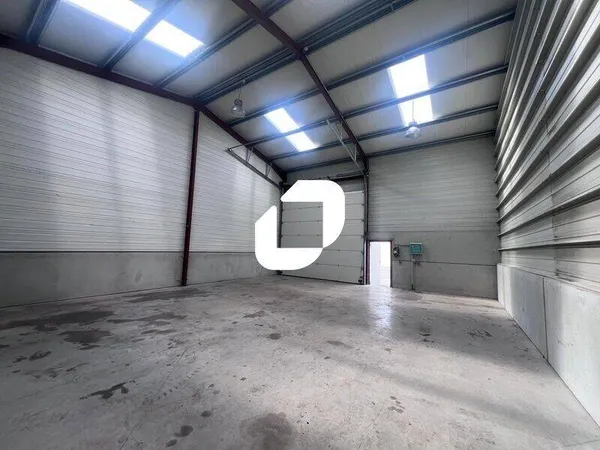 Local d'activité 3060 m²
