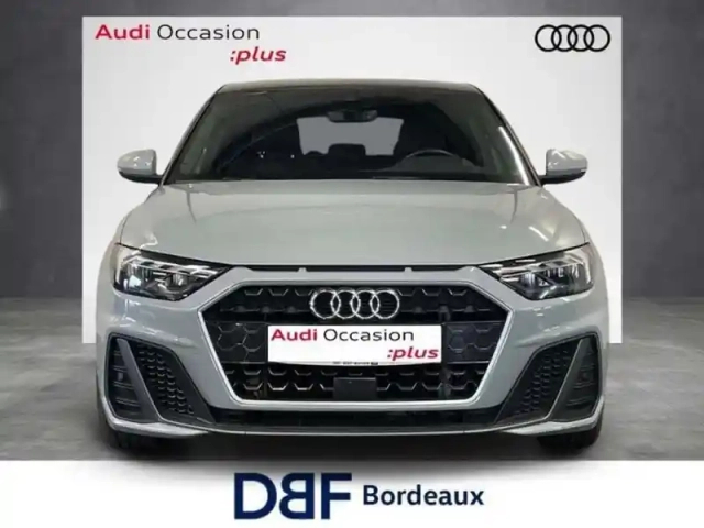 Audi A1 25 tfsi 95 ch bvm5 s line — photo 7