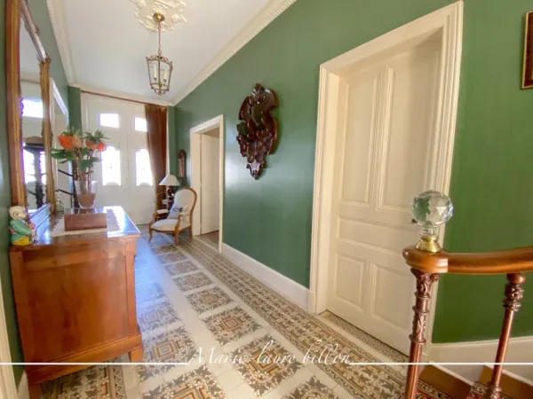 Maison 8 pièces 222 m²