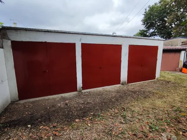 Sainte Gennevières des Bois : espace de stockage de 47 m²
