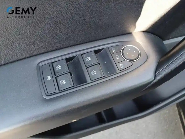 Renault Captur e-tech 145 - 21 — photo 12