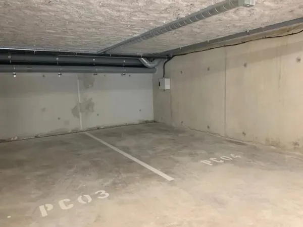 Parking 12 m²