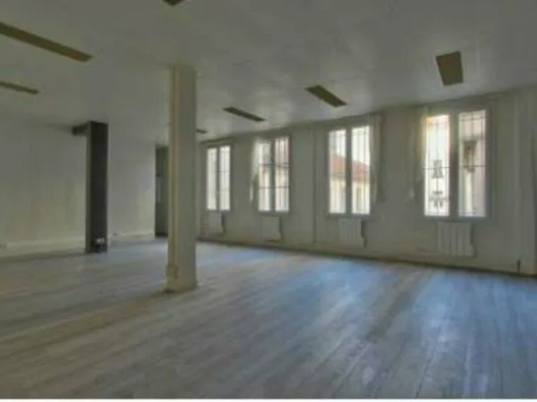 Local professionnel 110 m²